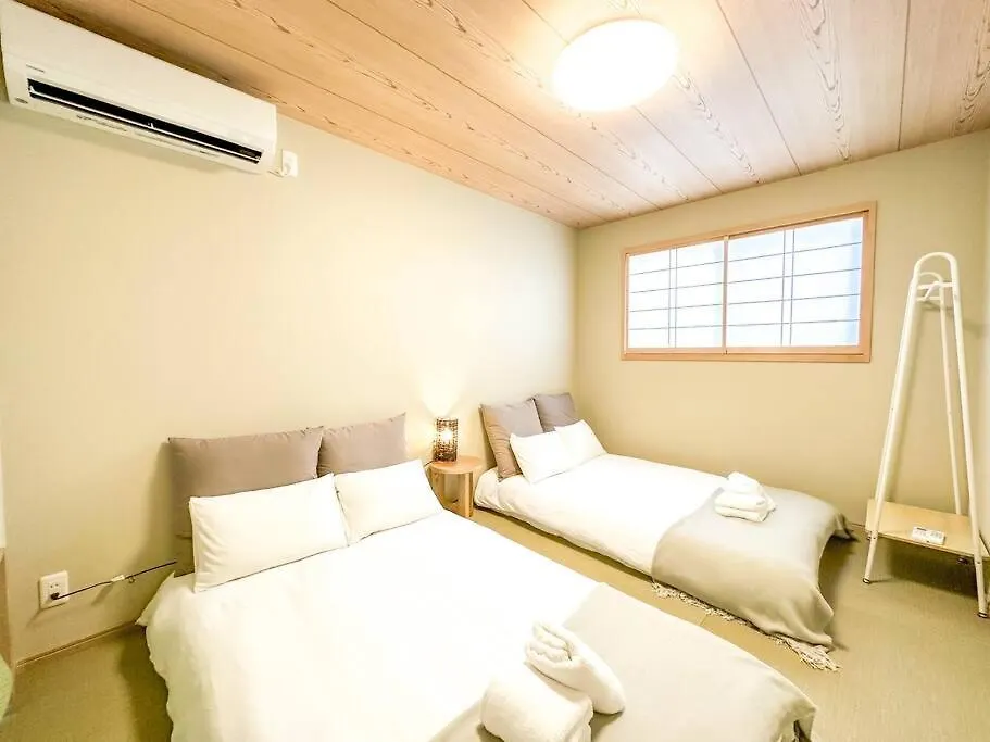 全新～和風獨立屋*兩浴兩衛*商店街*大型超市*車站4分鐘*機場鐵路35分鐘直達 提供接送機/導遊服務 0*, Osaka