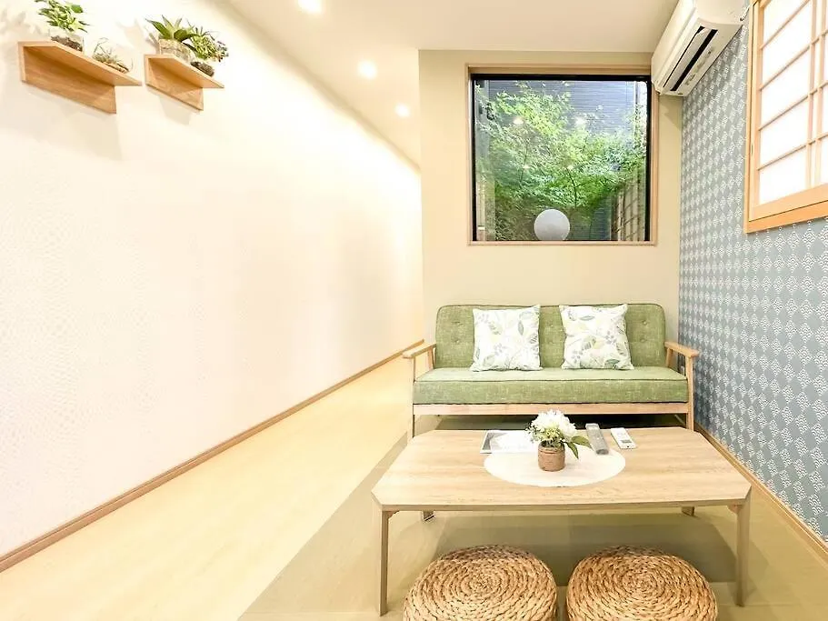 全新～和風獨立屋*兩浴兩衛*商店街*大型超市*車站4分鐘*機場鐵路35分鐘直達 提供接送機/導遊服務 Holiday home Osaka