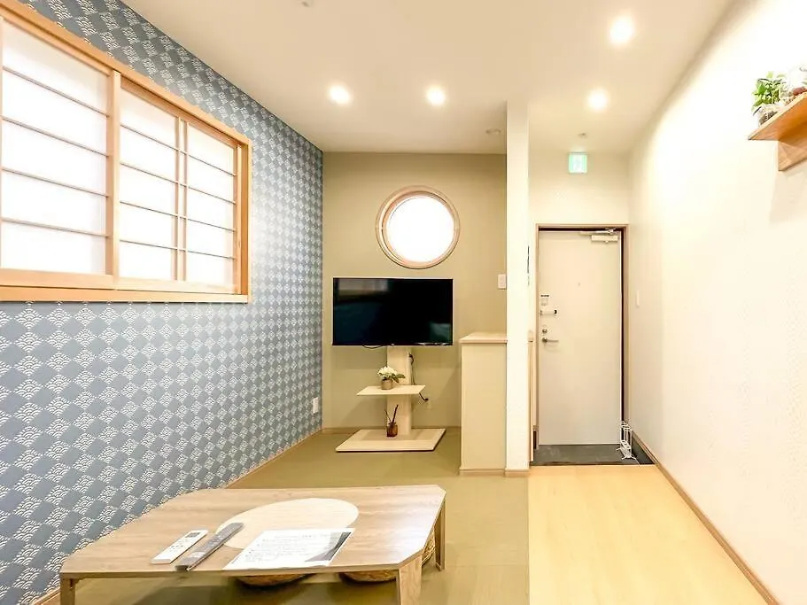 全新～和風獨立屋*兩浴兩衛*商店街*大型超市*車站4分鐘*機場鐵路35分鐘直達 提供接送機/導遊服務 0*, Osaka
