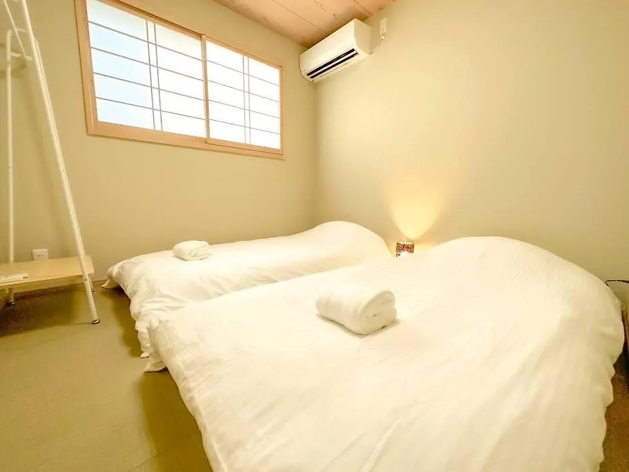 全新～和風獨立屋*兩浴兩衛*商店街*大型超市*車站4分鐘*機場鐵路35分鐘直達 提供接送機/導遊服務 Holiday home Osaka